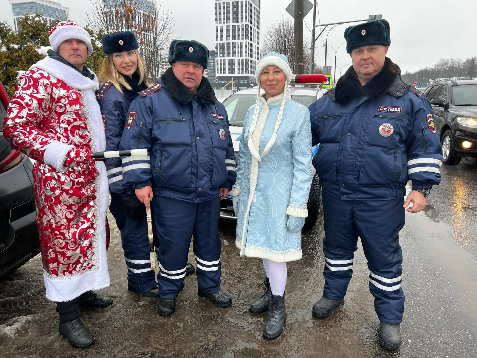 Администрация МО «Город Обнинск» | «Полицейский Дед Мороз» напомнил  водителям ПДД