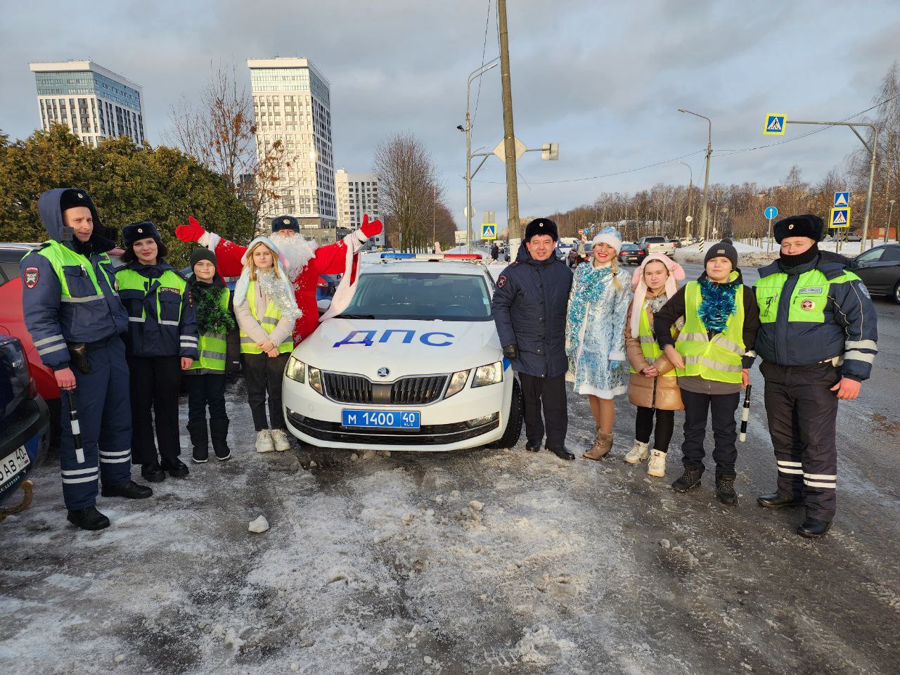 Администрация МО «Город Обнинск» | В Обнинске проходит профилактическая  акция «Полицейский Дед Мороз»