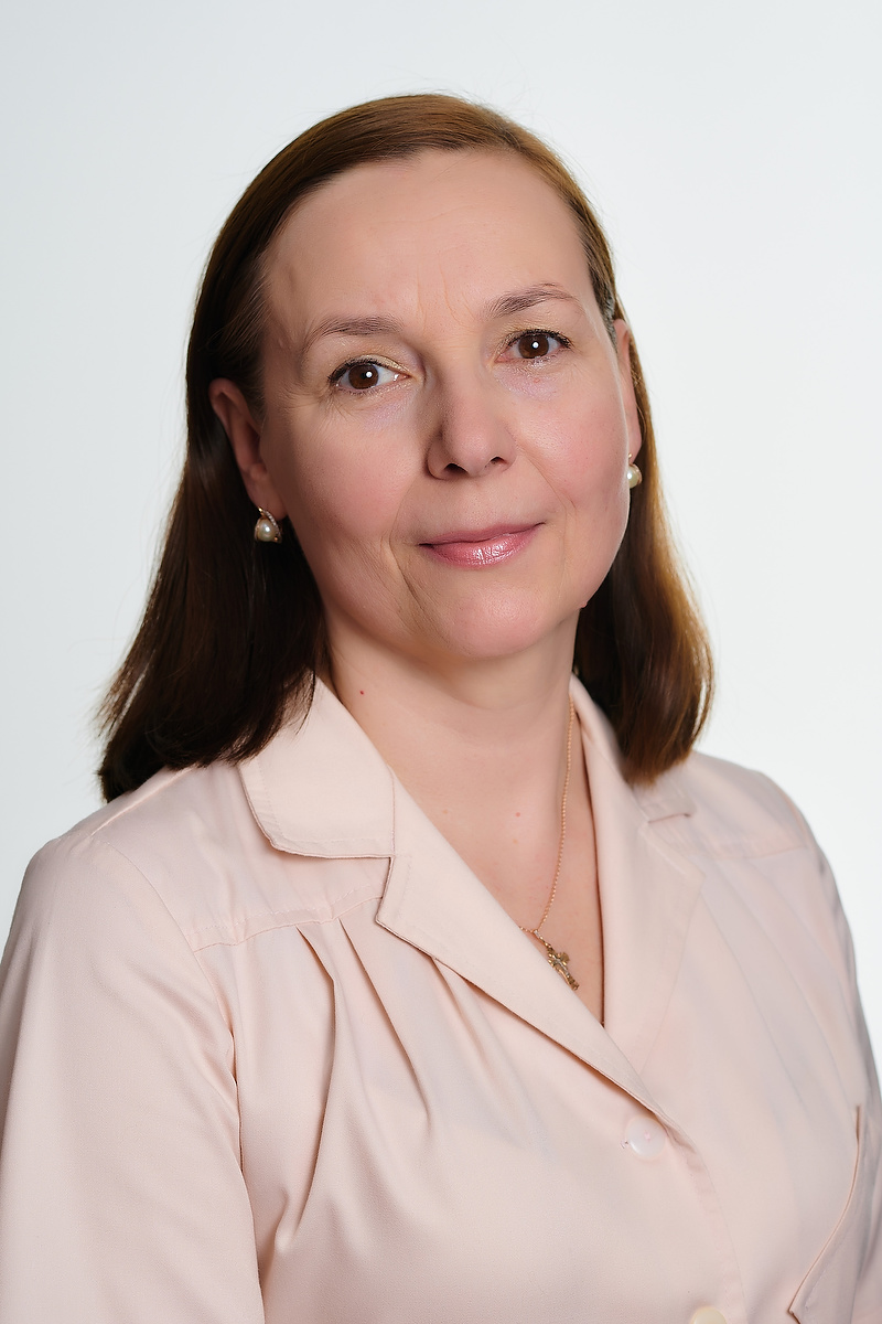 <p><strong>Заместитель начальника Управления, начальник отдела культуры</strong><br />
Чучелова Оксана Леонидовна, тел.: 8 (484) 39 49755</p>