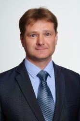 <p><strong>Председатель комитета</strong><br />
Вичканов Роман Александрович, тел.: 8 (484) 39 37755</p>