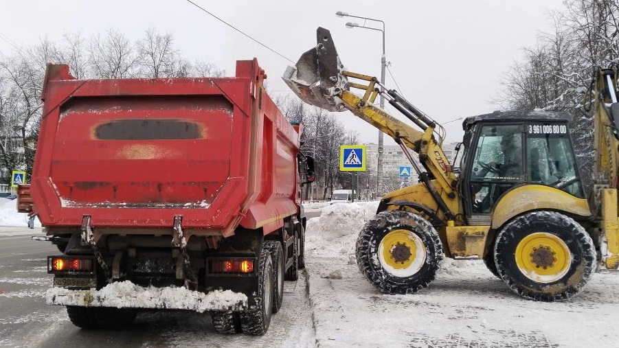 Коммунальные службы продолжают устранять последствия снегопадов