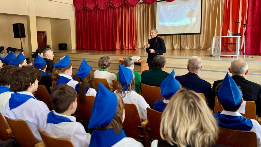 В школе №11 прошла встреча с лётчиком-космонавтом Валерием Токаревым