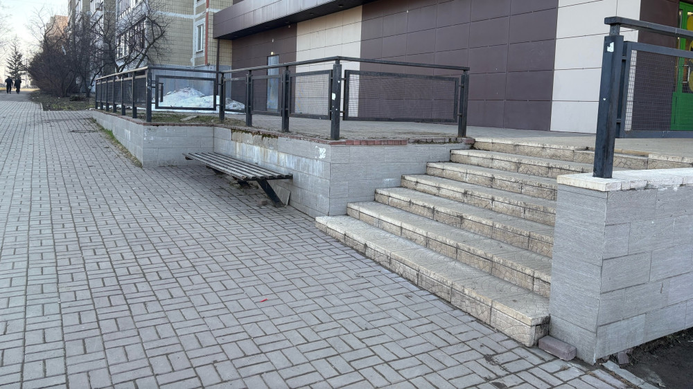 Предприятия потребительского рынка приводят в порядок входные группы и прилегающие территории