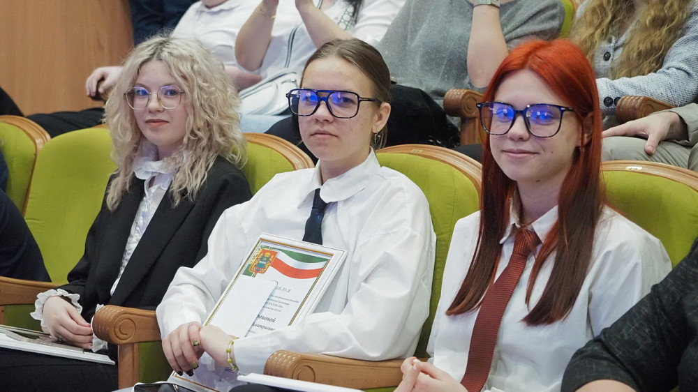 В Калуге состоялась торжественная церемония вручения специальной стипендии КРОО «Калужское землячество» одарённым детям