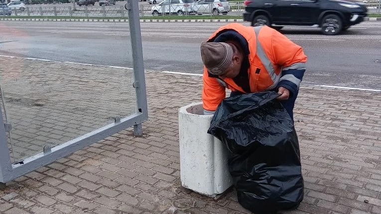 Коммунальные службы города за неделю вывезли 11 кубометров мусора