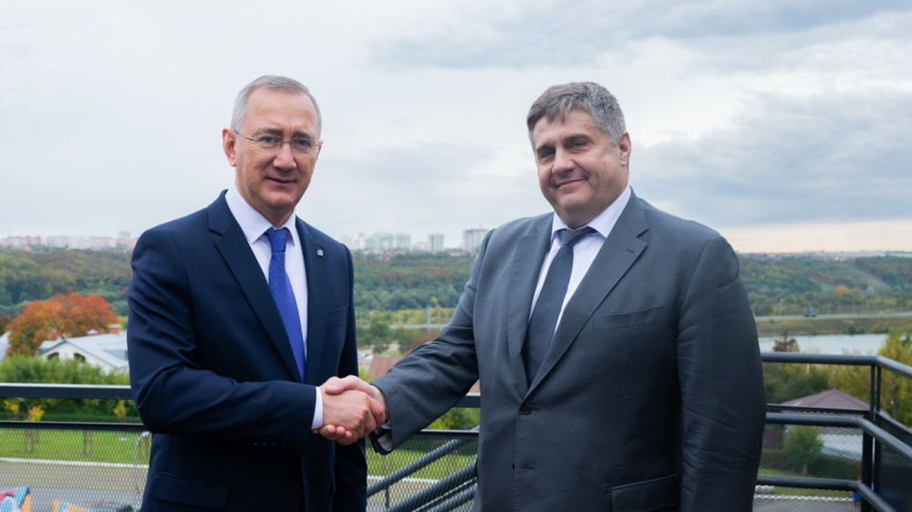 Владислав Шапша и Роман Новиков обсудили результаты и планы по улучшению дорожной сети и транспортной инфраструктуры Калужской области